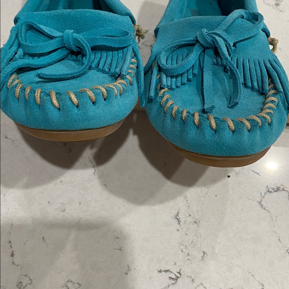 Minnetonka Women's Vibrant Blue Moccasins - Picture 8 of 8